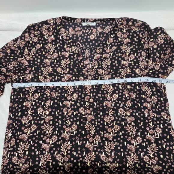 Maurices Floral Top Size Large Gold Fecks Roll Tab Sleeves Lightweight Womens - Picture 13 of 16
